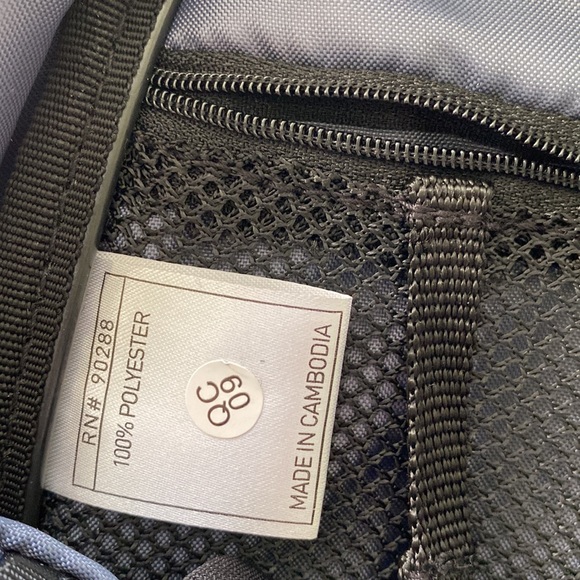 Adidas mini gray backpack. - Picture 6 of 9